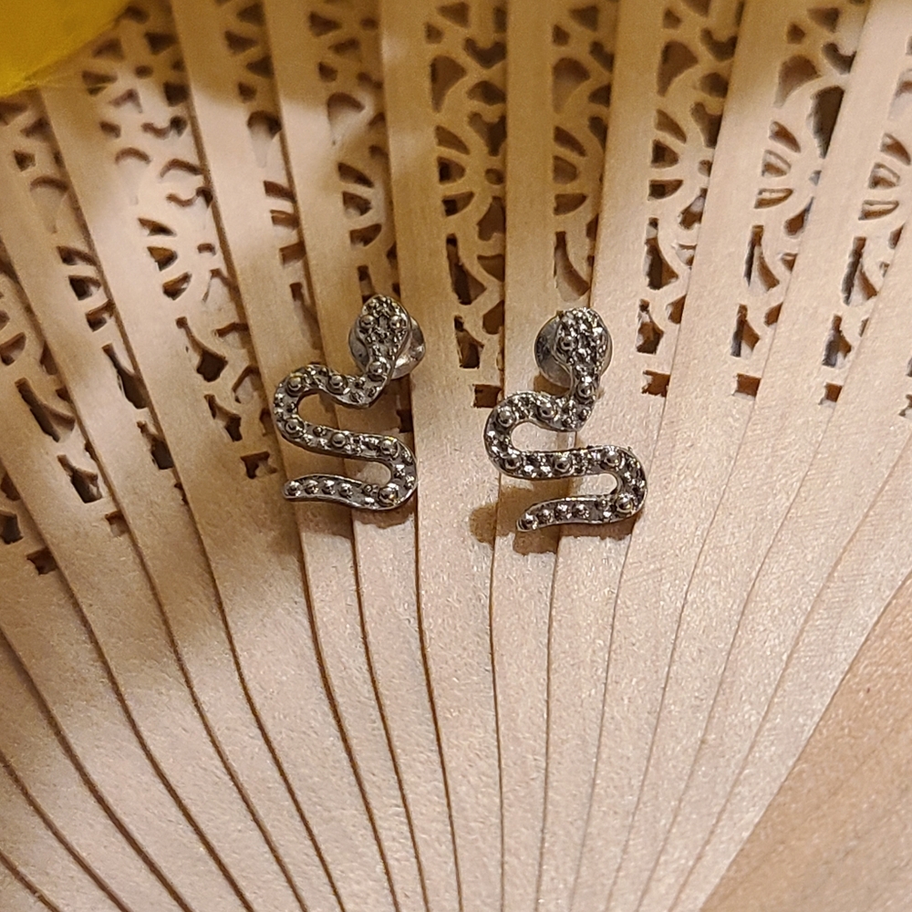 Snake Earring for sale - Picture 9 of 9
